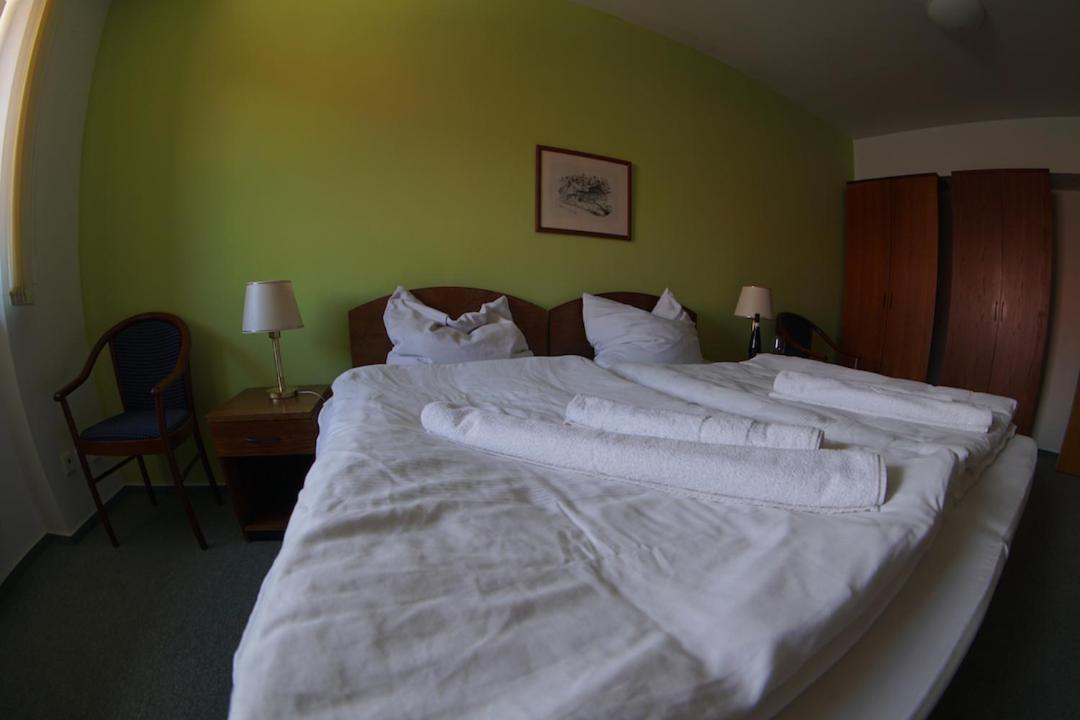 Hotel U Andela Michaela Javorna Bagian luar foto