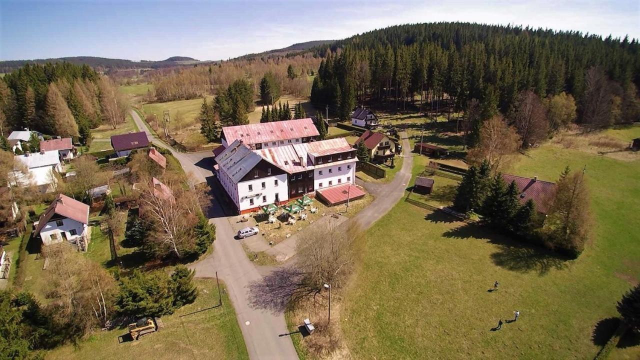 Hotel U Andela Michaela Javorna Bagian luar foto