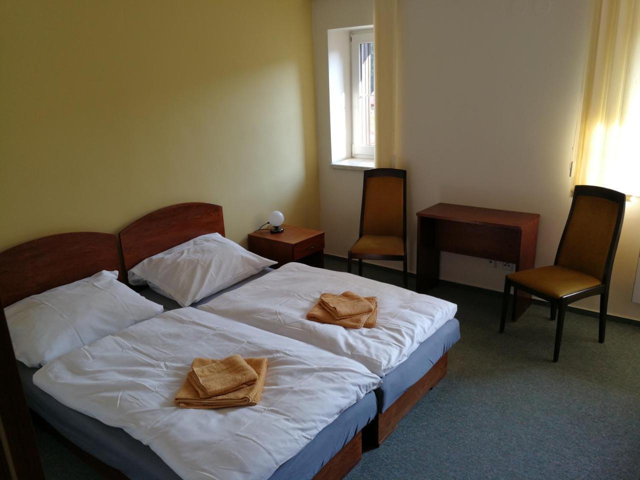 Hotel U Andela Michaela Javorna Bagian luar foto