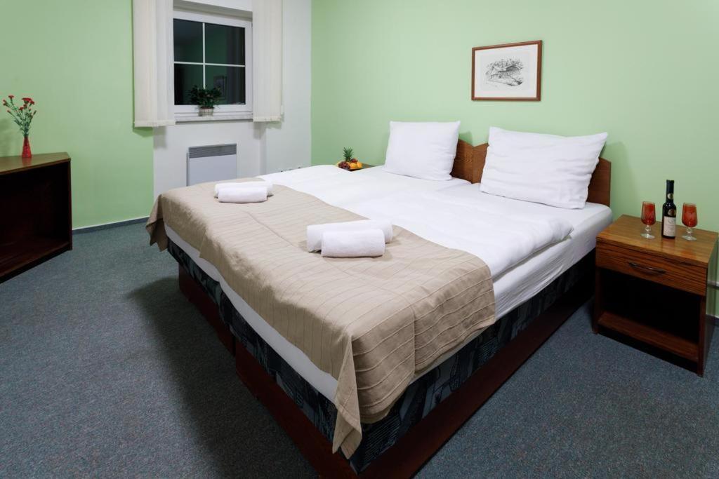 Hotel U Andela Michaela Javorna Bagian luar foto