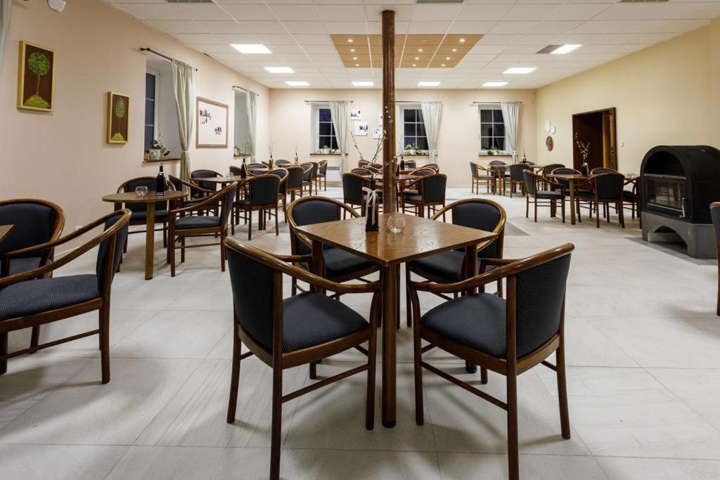 Hotel U Andela Michaela Javorna Bagian luar foto