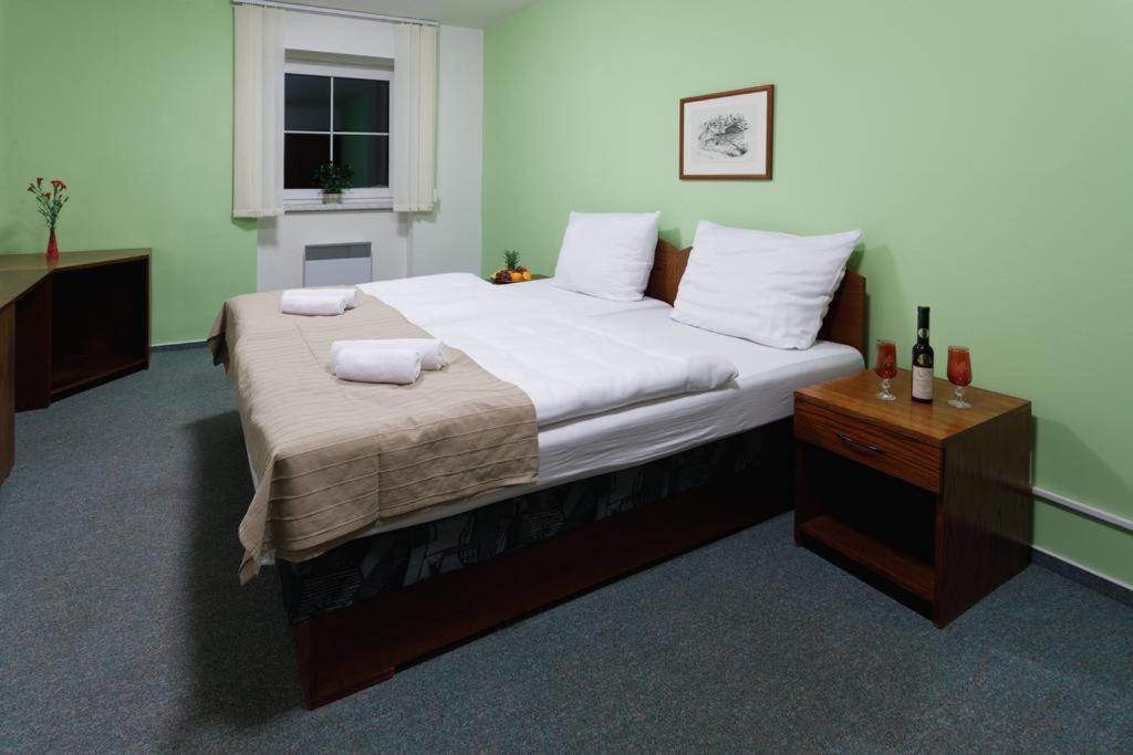 Hotel U Andela Michaela Javorna Bagian luar foto