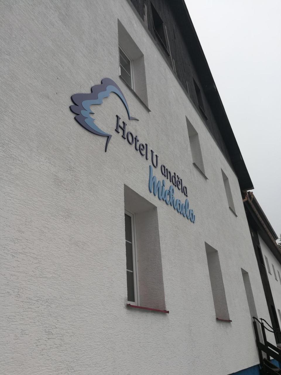 Hotel U Andela Michaela Javorna Bagian luar foto