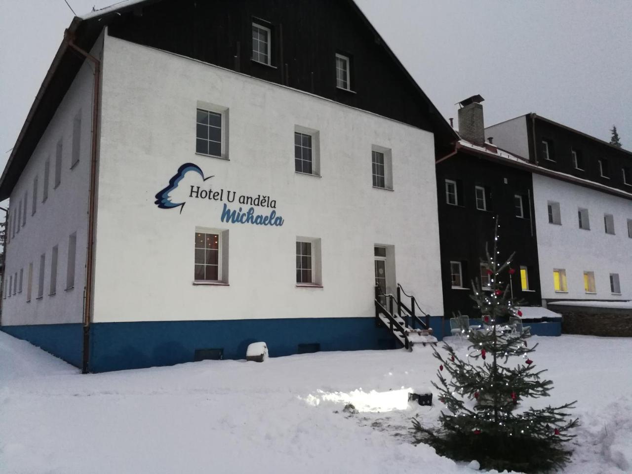 Hotel U Andela Michaela Javorna Bagian luar foto